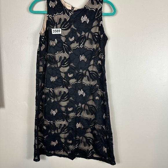 Ronni Nicole small p2p 16-1/2 length 34 like new black lace over tan dress - Picture 2 of 8